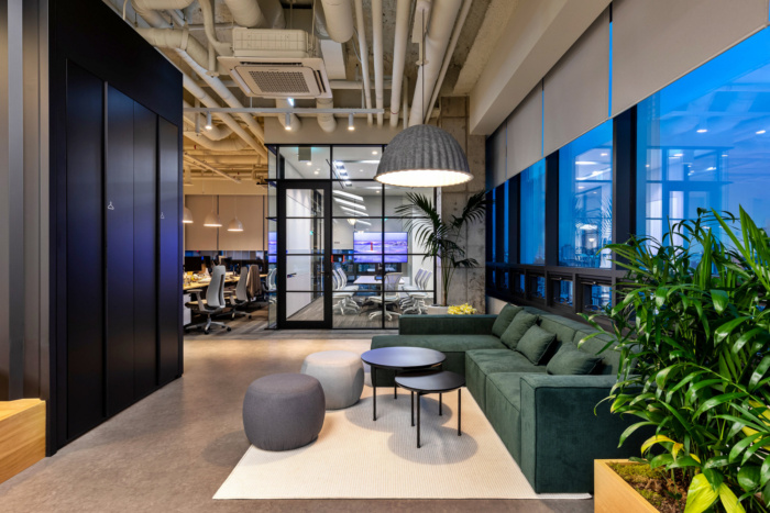 confidential client offices seoul 2 700x467 1